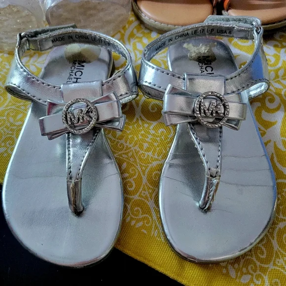 Michael Kors toddler sandals - Picture 2 of 5